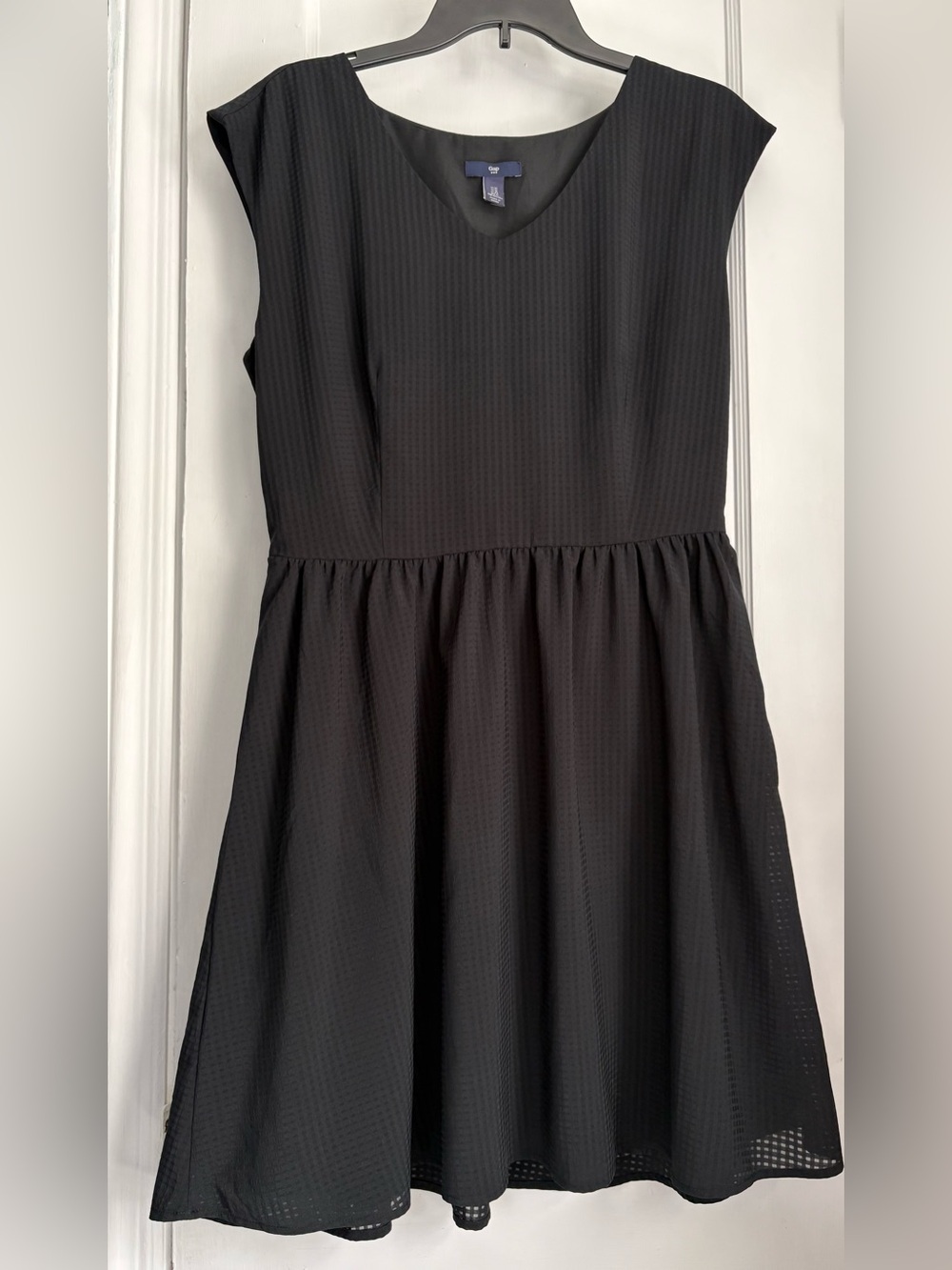 GAP Black Textured V-Neck A-Line Fit & Flare Dress, Sz: 12